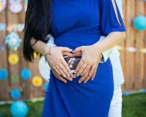 Maternity photoshoot taken by Heartfoto in 2019